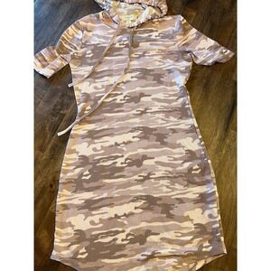 Pink‎ camo dress hooded small